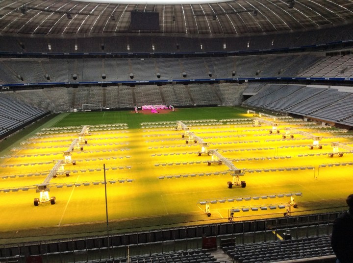 I went there on a Wednesday morning: tours available (in English as well) between 10 AM and 2 PM. Entrance is 19 Euro.